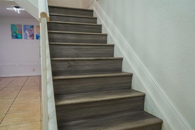 1190 W 33rd St, Hialeah, FL 33012