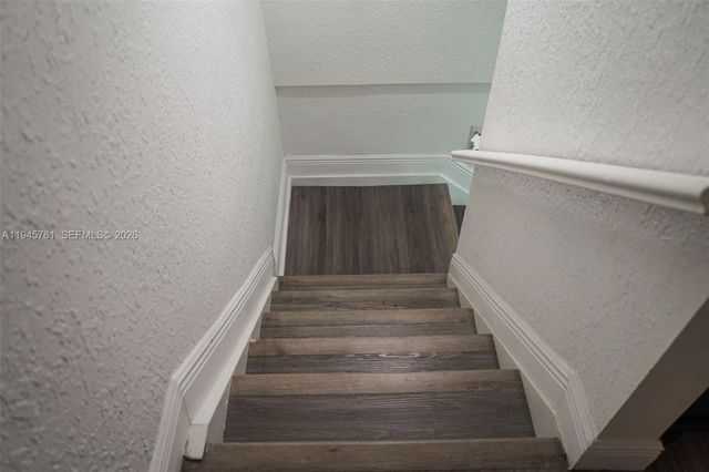 1190 W 33rd St, Hialeah, FL 33012