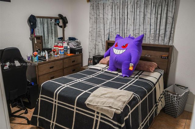 1190 W 33rd St, Hialeah, FL 33012