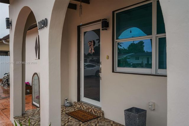 1190 W 33rd St, Hialeah, FL 33012