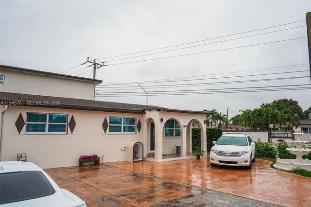 1190 W 33rd St, Hialeah, FL 33012