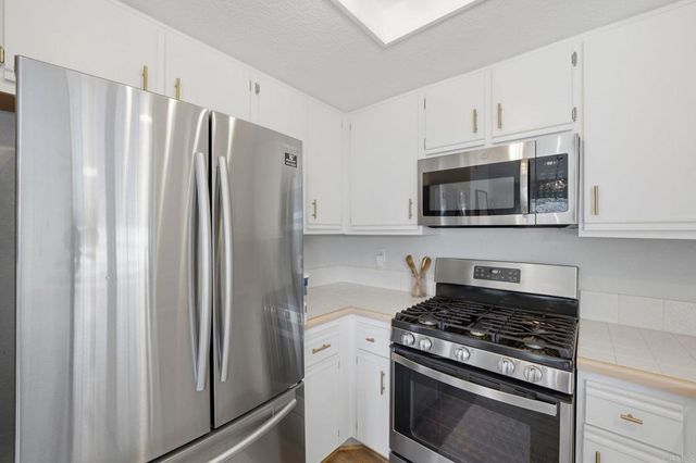 5064 Via Manos F, Oceanside, CA 92057