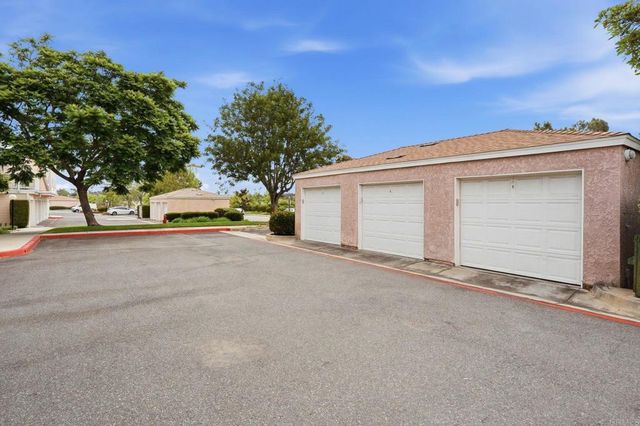 5064 Via Manos F, Oceanside, CA 92057