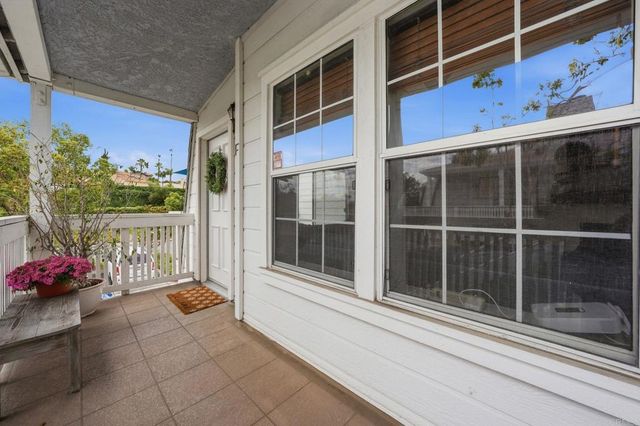 5064 Via Manos F, Oceanside, CA 92057