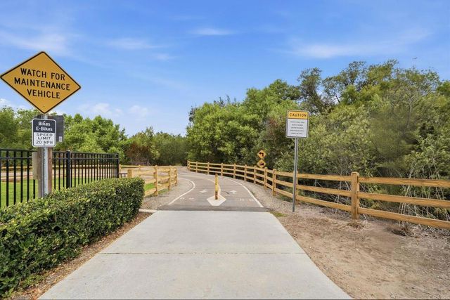 5064 Via Manos F, Oceanside, CA 92057