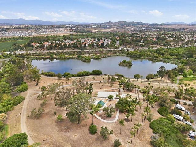 5064 Via Manos F, Oceanside, CA 92057