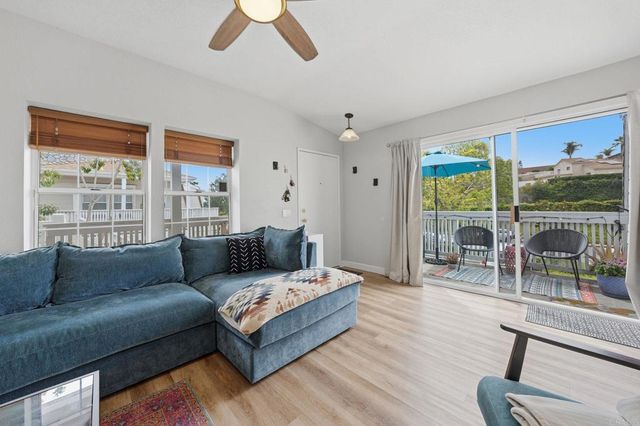 5064 Via Manos F, Oceanside, CA 92057