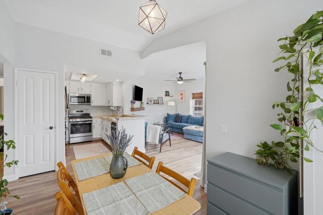 5064 Via Manos F, Oceanside, CA 92057