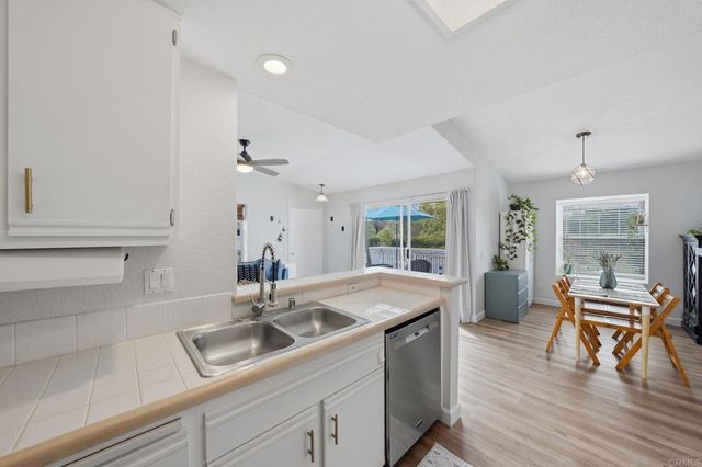 5064 Via Manos F, Oceanside, CA 92057