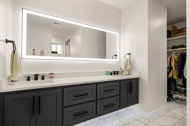 825 3rd Street NE, Rio Rancho, NM 87124
