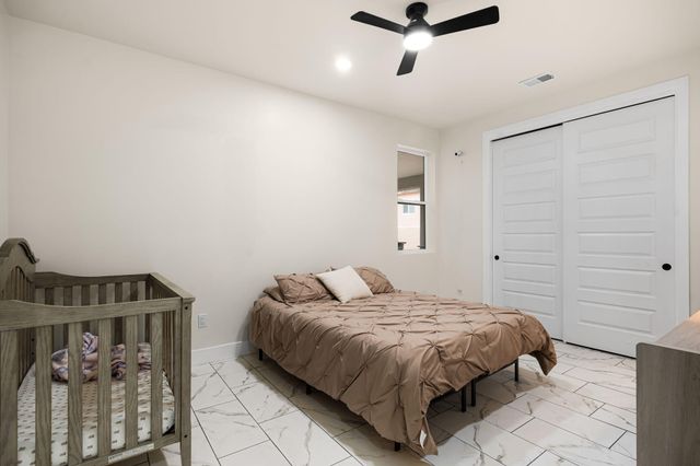 825 3rd Street NE, Rio Rancho, NM 87124
