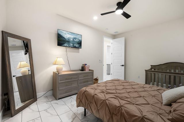 825 3rd Street NE, Rio Rancho, NM 87124