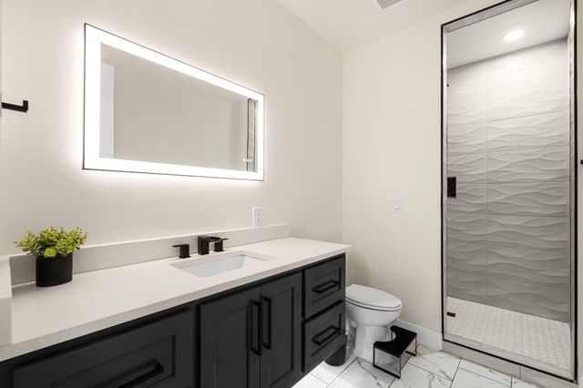 825 3rd Street NE, Rio Rancho, NM 87124