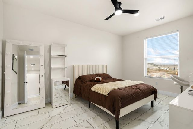 825 3rd Street NE, Rio Rancho, NM 87124