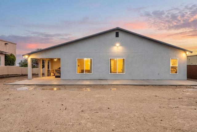 825 3rd Street NE, Rio Rancho, NM 87124