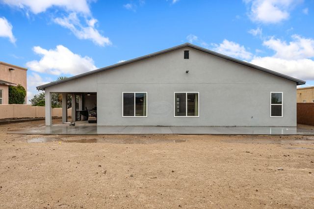 825 3rd Street NE, Rio Rancho, NM 87124