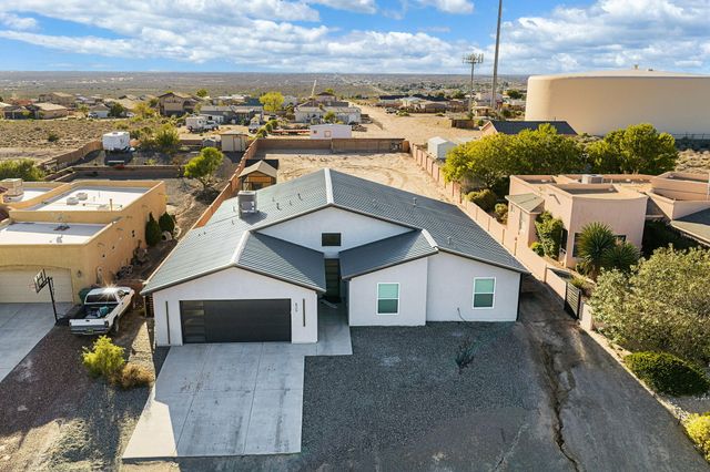 825 3rd Street NE, Rio Rancho, NM 87124