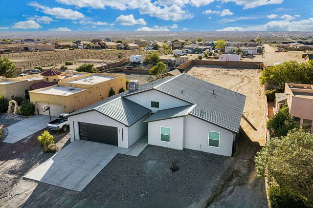 825 3rd Street NE, Rio Rancho, NM 87124
