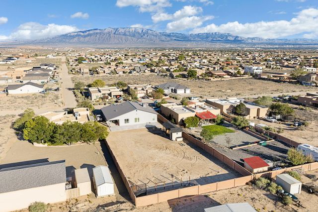 825 3rd Street NE, Rio Rancho, NM 87124