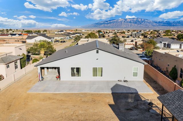 825 3rd Street NE, Rio Rancho, NM 87124