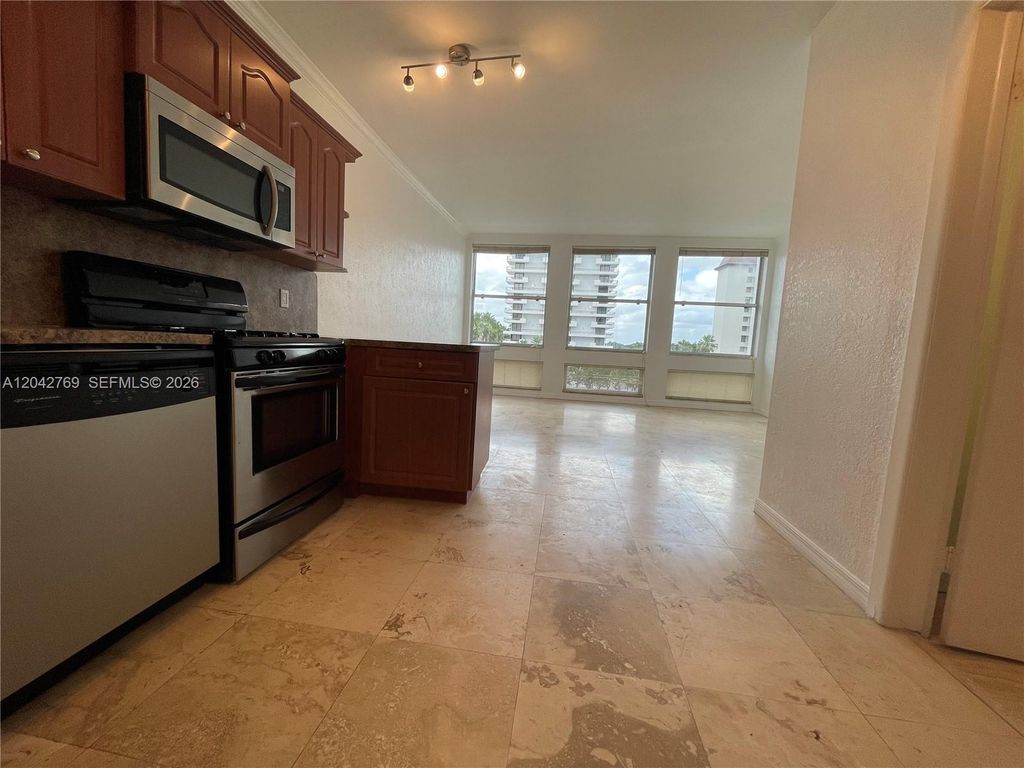 700 Biltmore Way 414, Coral Gables, FL 33134