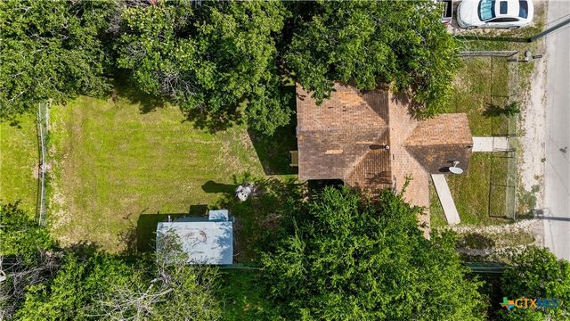 1407 N San Marcos Street, Seguin, TX 78155