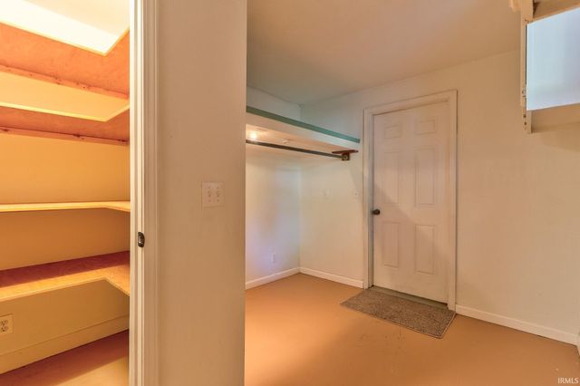 9301 Damm Road, Wadesville, IN 47638