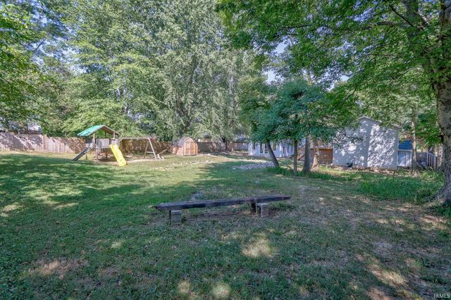 9301 Damm Road, Wadesville, IN 47638