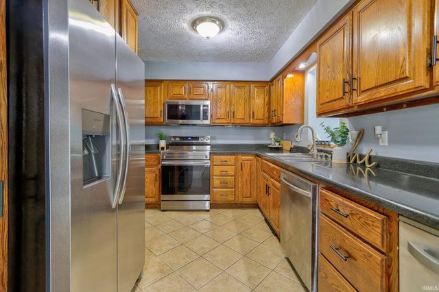 9301 Damm Road, Wadesville, IN 47638