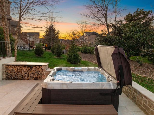 1846 Longmoore Ln, Brentwood, TN 37027