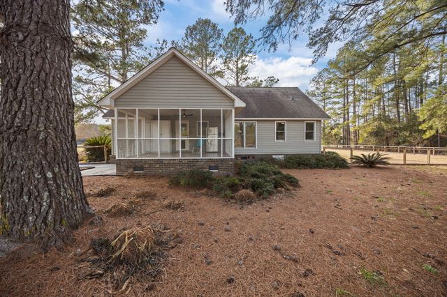 477 Grooms Road, Cross, SC 29436