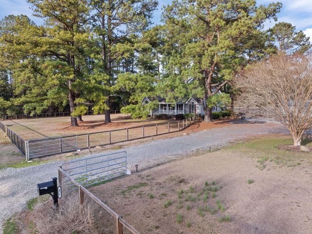 477 Grooms Road, Cross, SC 29436