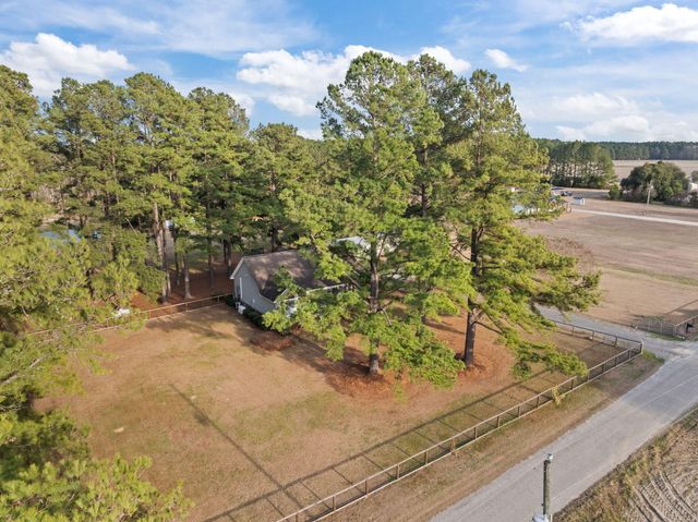 477 Grooms Road, Cross, SC 29436