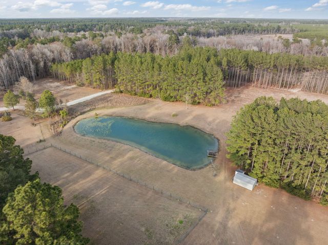 477 Grooms Road, Cross, SC 29436