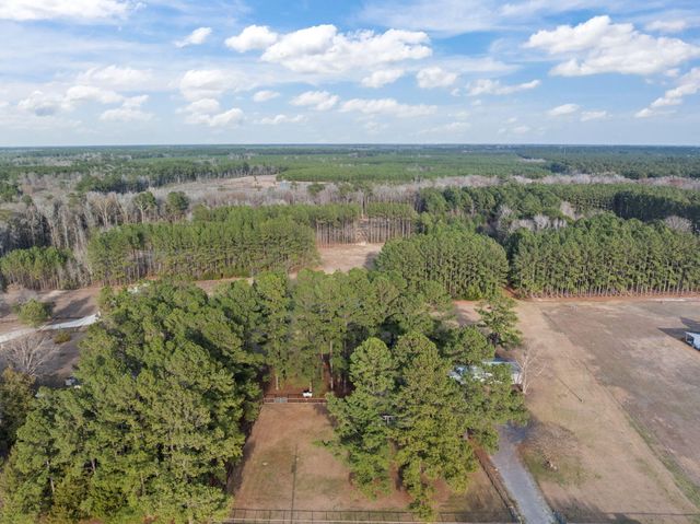 477 Grooms Road, Cross, SC 29436