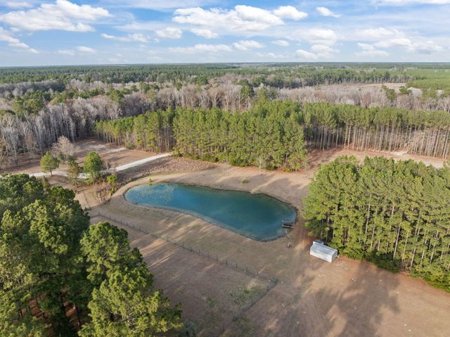 477 Grooms Road, Cross, SC 29436