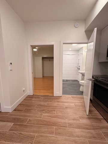 245 Norwell St 1, Boston, MA 02124