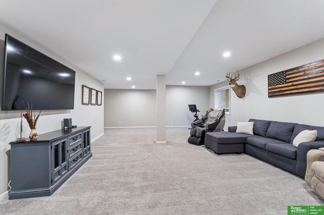 11655 Willow Park Drive, Gretna, NE 68028