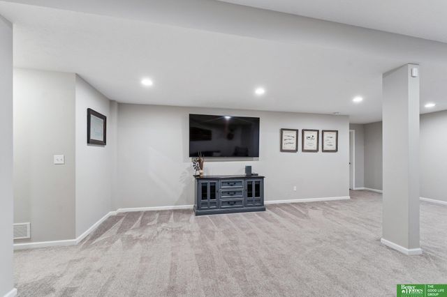 11655 Willow Park Drive, Gretna, NE 68028