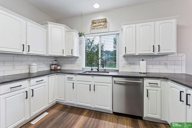 11655 Willow Park Drive, Gretna, NE 68028