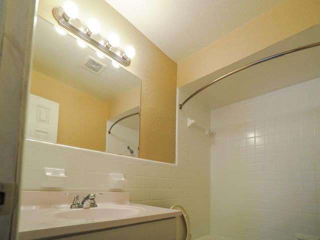 8811 Fm Road 6107, Richmond, TX 77407