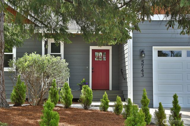 5743 Capt Vancouver Drive, Langley, WA 98260