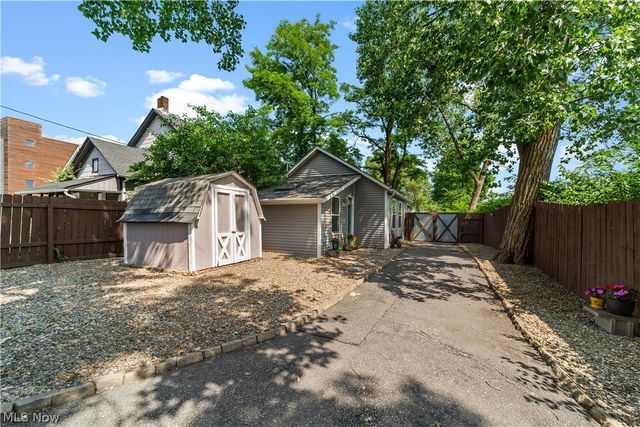 1615 Auburn Avenue, Cleveland, OH 44113