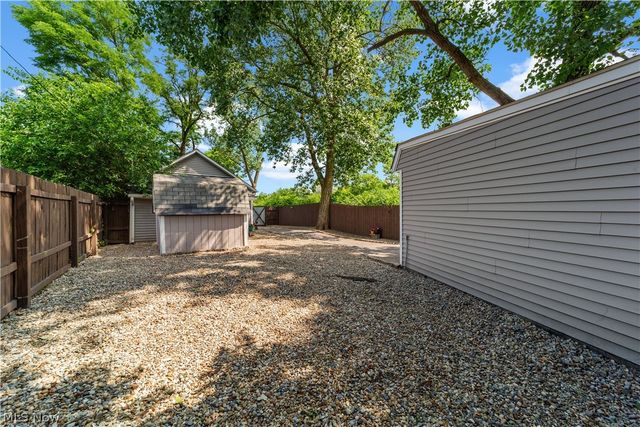 1615 Auburn Avenue, Cleveland, OH 44113