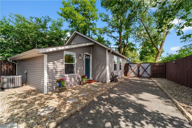 1615 Auburn Avenue, Cleveland, OH 44113