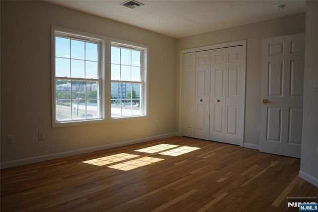 66 Terhune 14, Lodi, NJ 07644