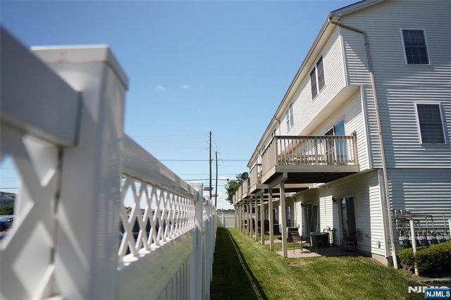 66 Terhune 14, Lodi, NJ 07644
