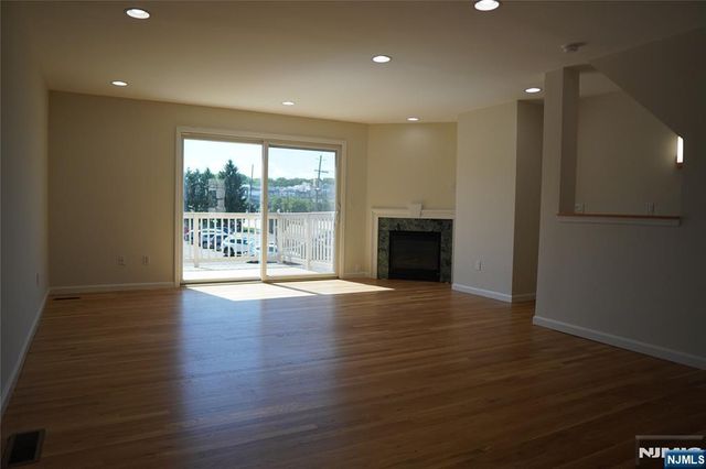 66 Terhune 14, Lodi, NJ 07644