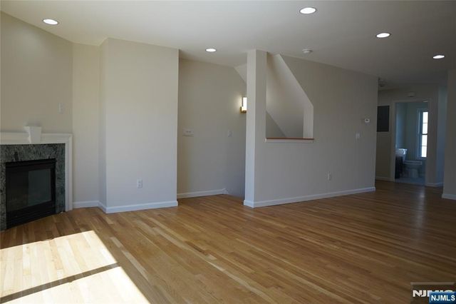 66 Terhune 14, Lodi, NJ 07644