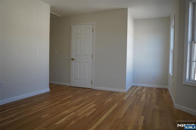 66 Terhune 14, Lodi, NJ 07644